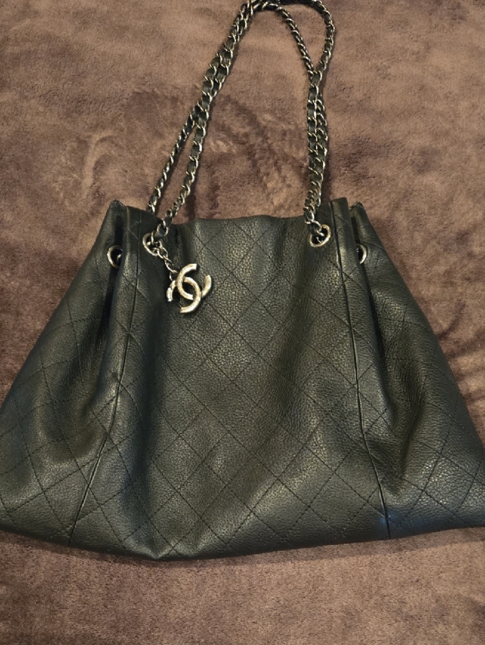 CHANEL Black Quilted Leather Chain-Strap Tote with CC Charm